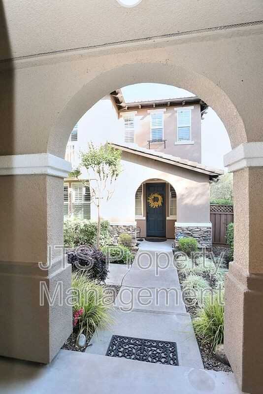 217 Barnhill Dr - Photo 4 of 50