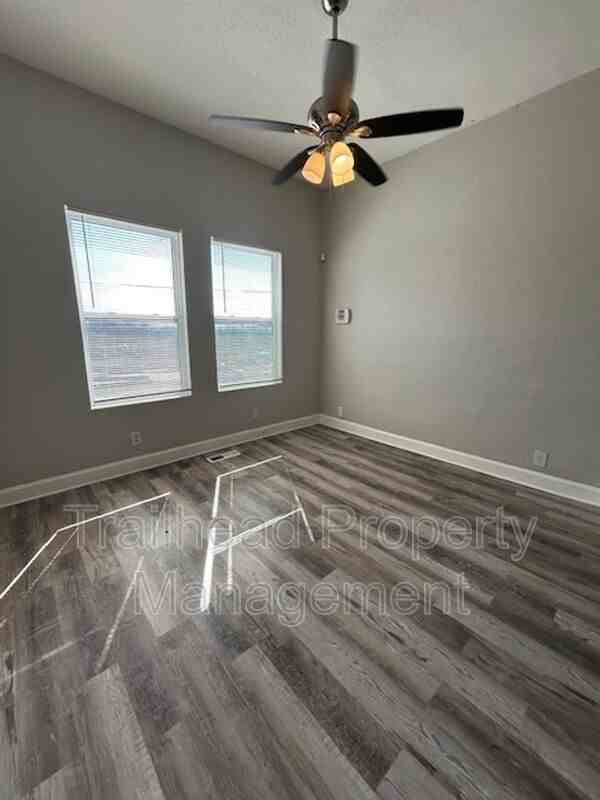 616 N 10th St - Photo 3 of 14