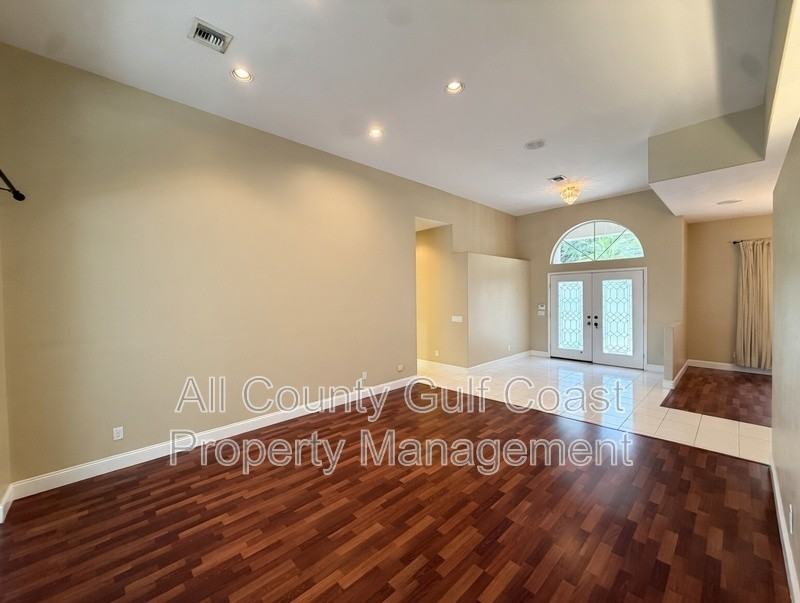 6809 Erica Ln - Photo 4 of 27