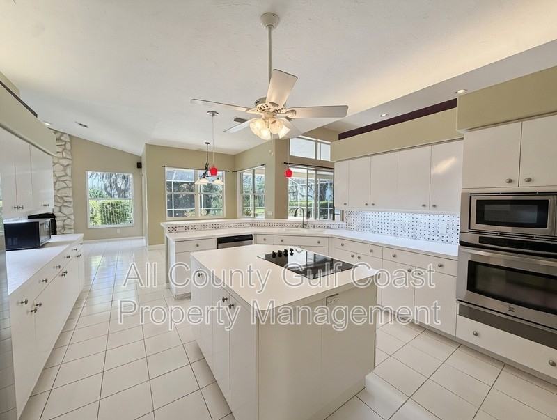 6809 Erica Ln - Photo 7 of 27