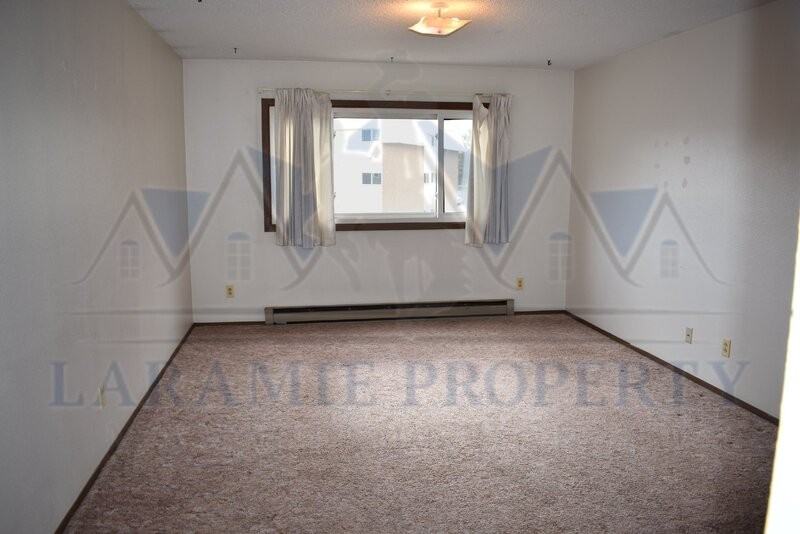 1537 Person St #4 - Photo 5 of 7