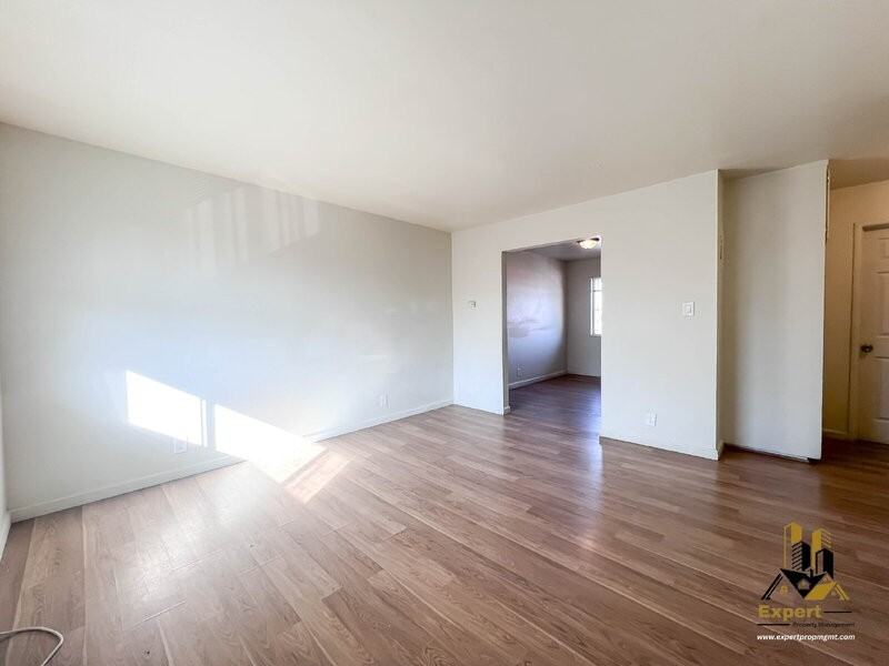 3720 Astoria St #8 - Photo 3 of 10