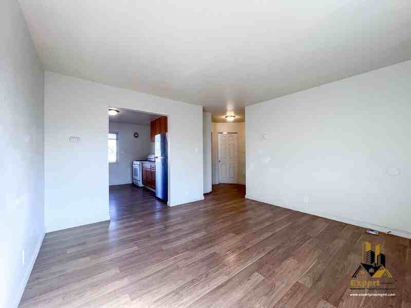 3720 Astoria St #8 - Photo 4 of 10
