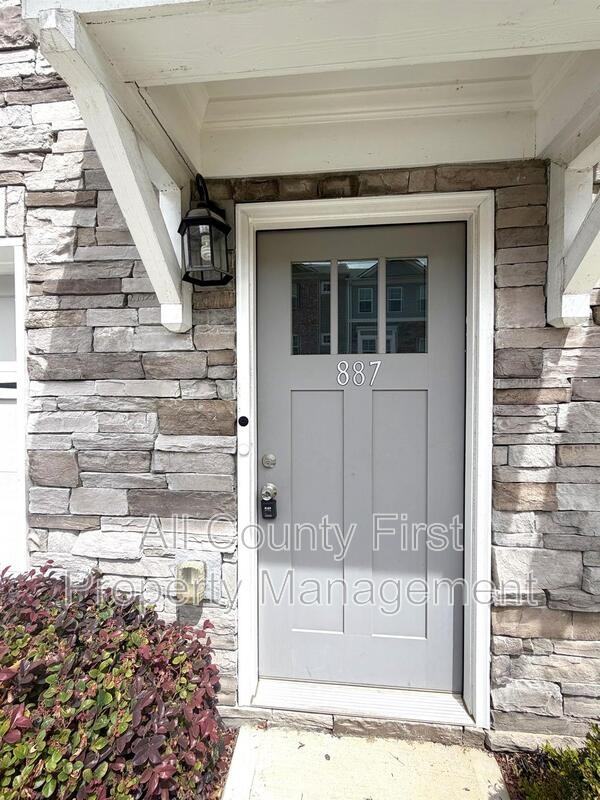 887 Society Cir Sw - Photo 2 of 27