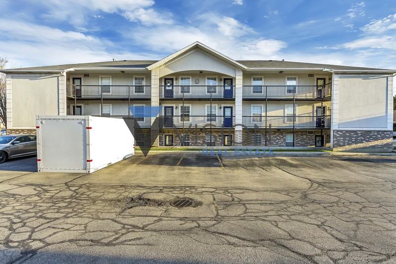 909 Nw #8 - Photo 2 of 3