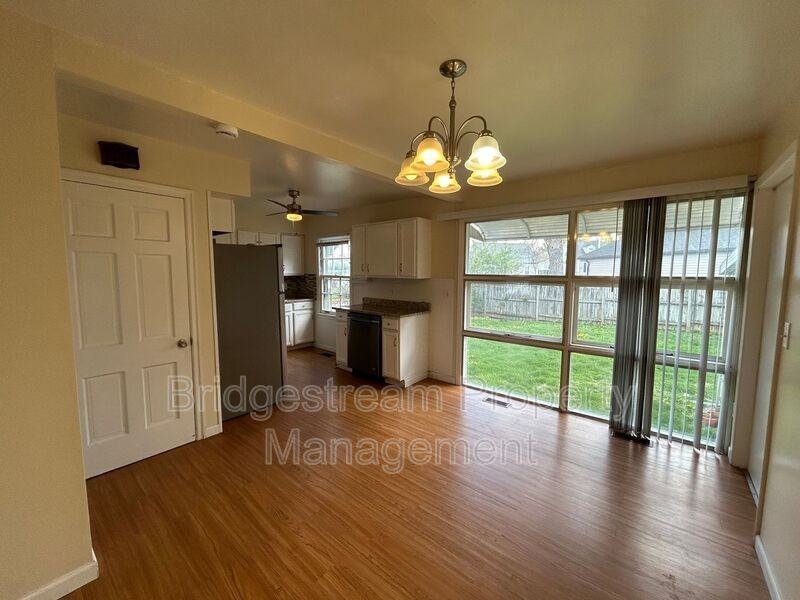 1944 Malcom Dr - Photo 2 of 12