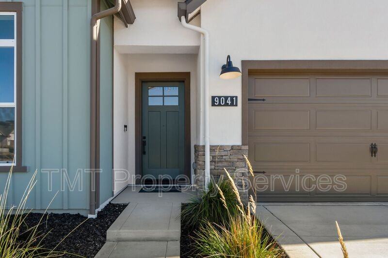 9041 Ventura St - Photo 5 of 21