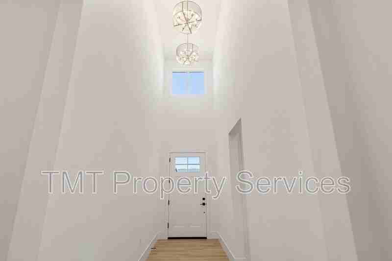 9041 Ventura St - Photo 6 of 21