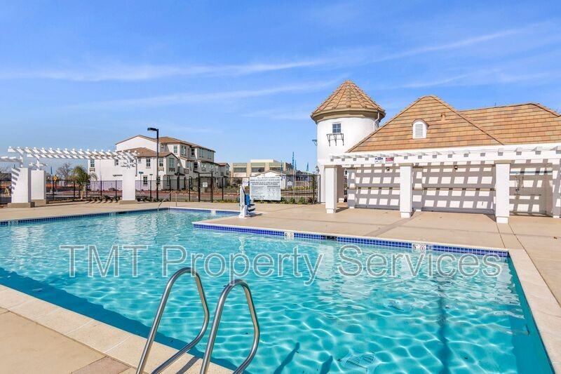 2957 Nimes Ln - Photo 4 of 50