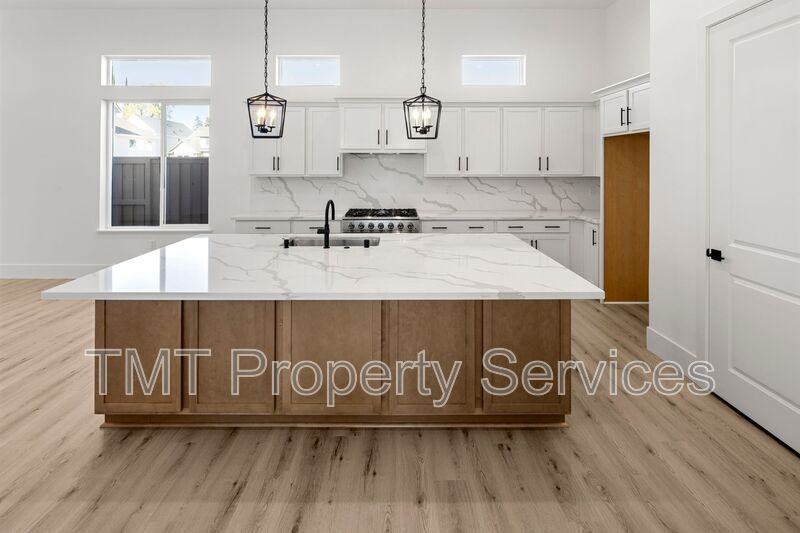 9046 Ventura St - Photo 7 of 17