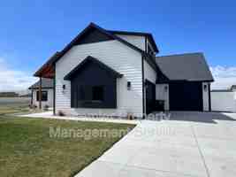 featured image of 2522 Hunter Hall St