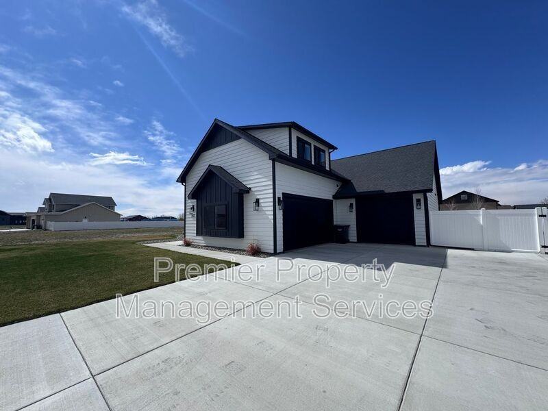 2522 Hunter Hall St - Photo 2 of 24