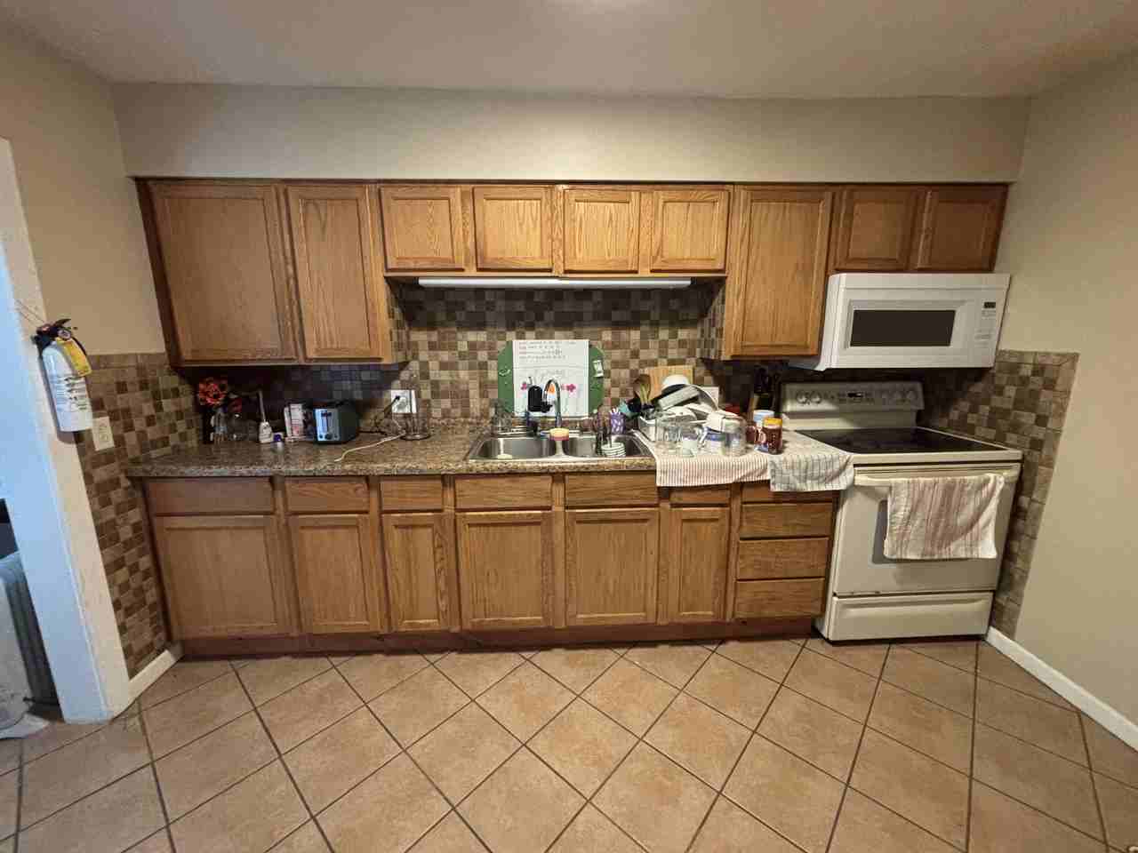 1122 N Madison St - Photo 2 of 11