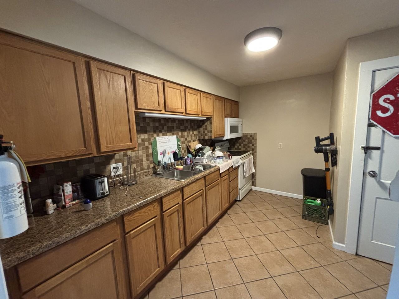 1122 N Madison St - Photo 3 of 11