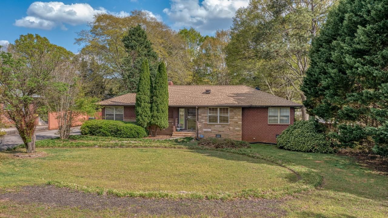 1416 Hilltop Dr - Photo 2 of 33