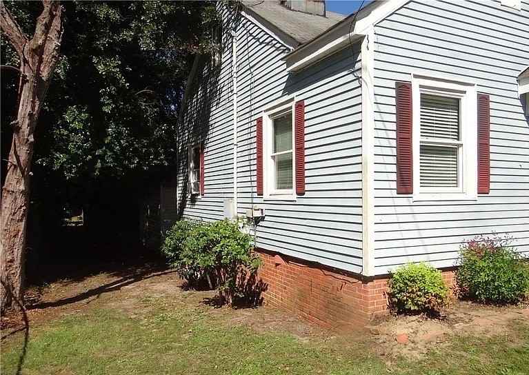 105 Kensington Cir - Photo 4 of 5