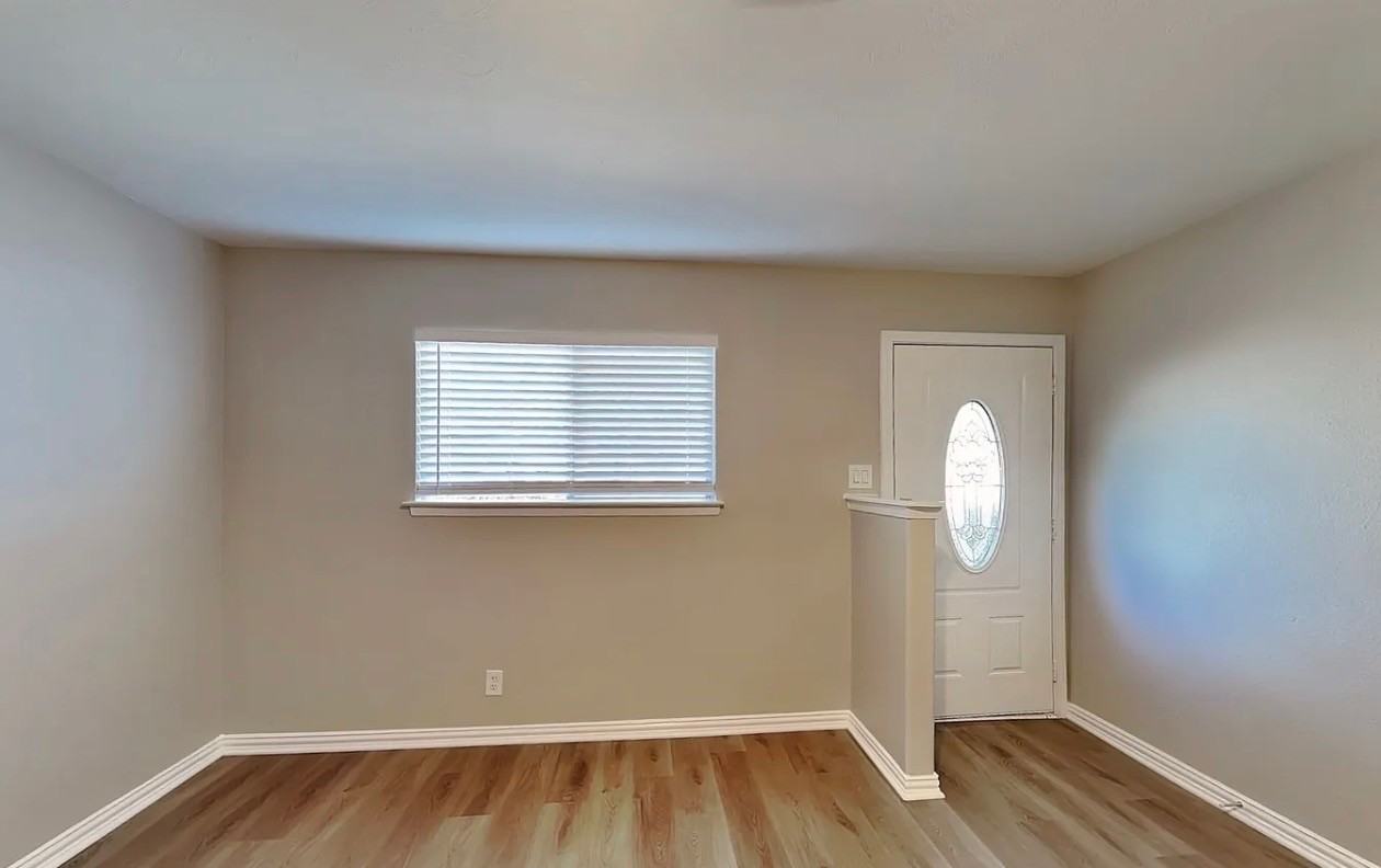 901 Woodbrook St - Photo 2 of 13