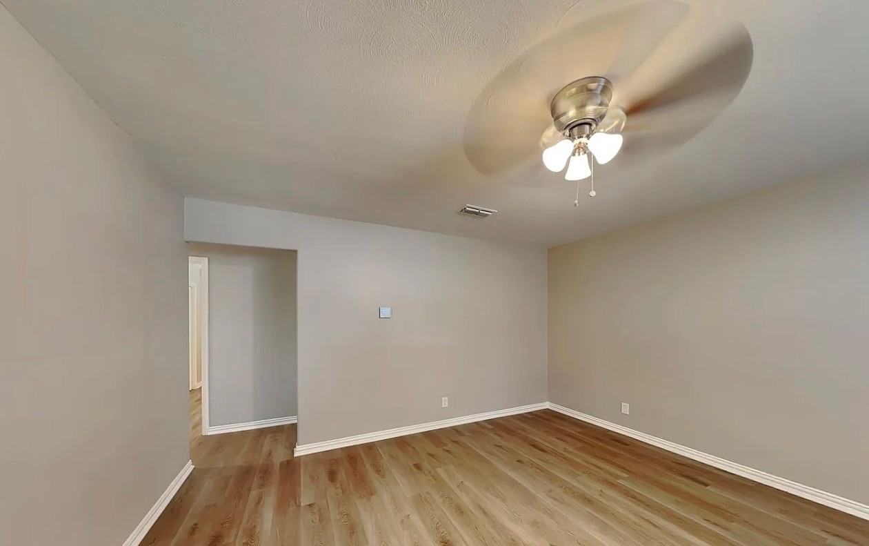 901 Woodbrook St - Photo 3 of 13