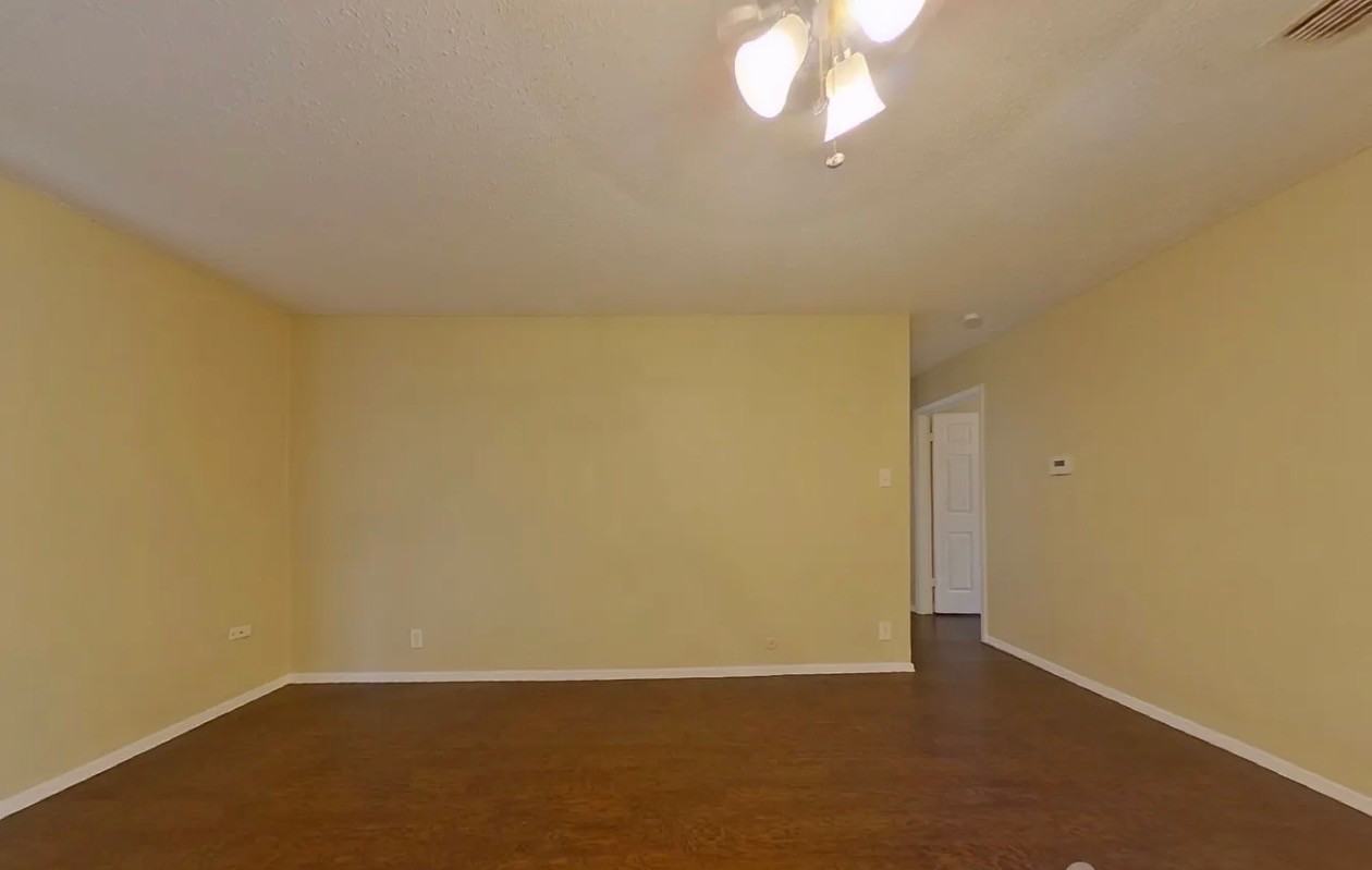 1403 E Park Dr - Photo 3 of 12