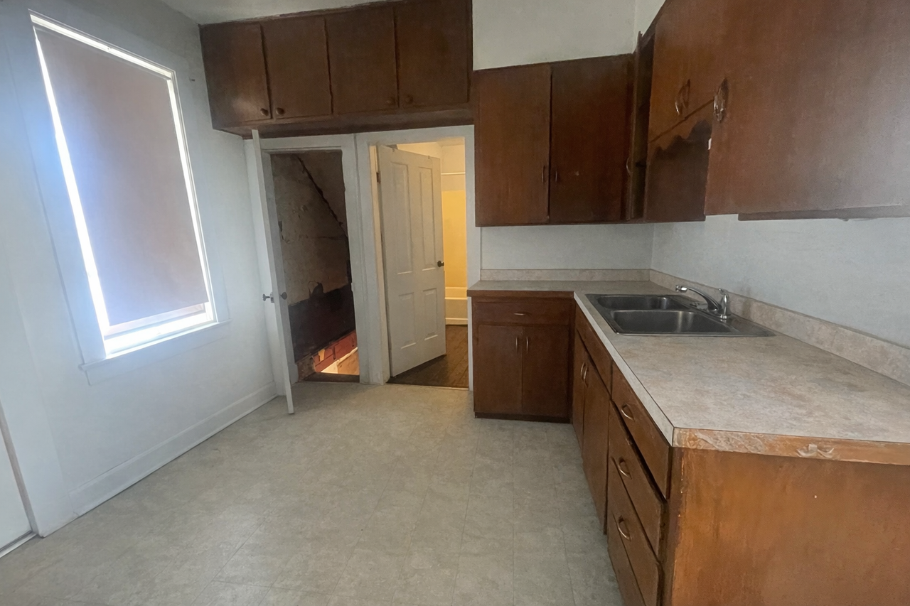 513 Washington St #1 - Photo 3 of 3