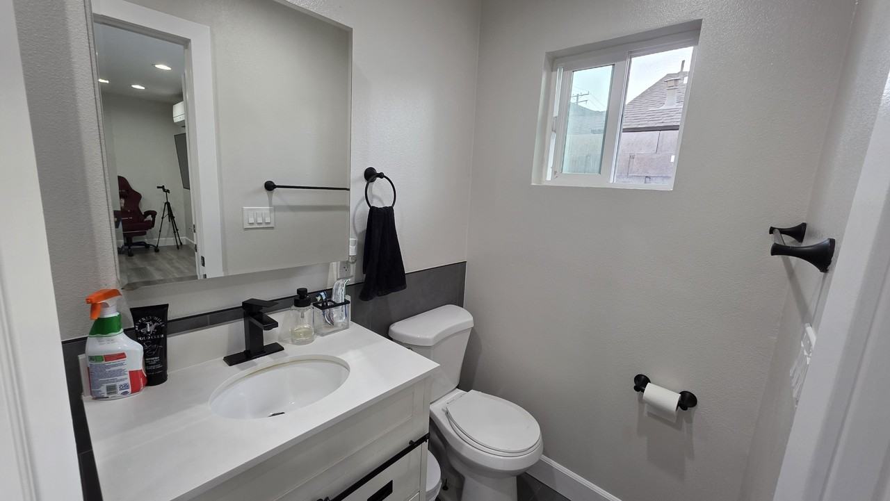 263 E Dexter St #263EDEXTER - Photo 4 of 26