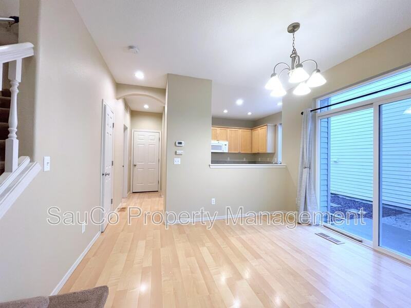 1146 Se Westerland St - Photo 3 of 19