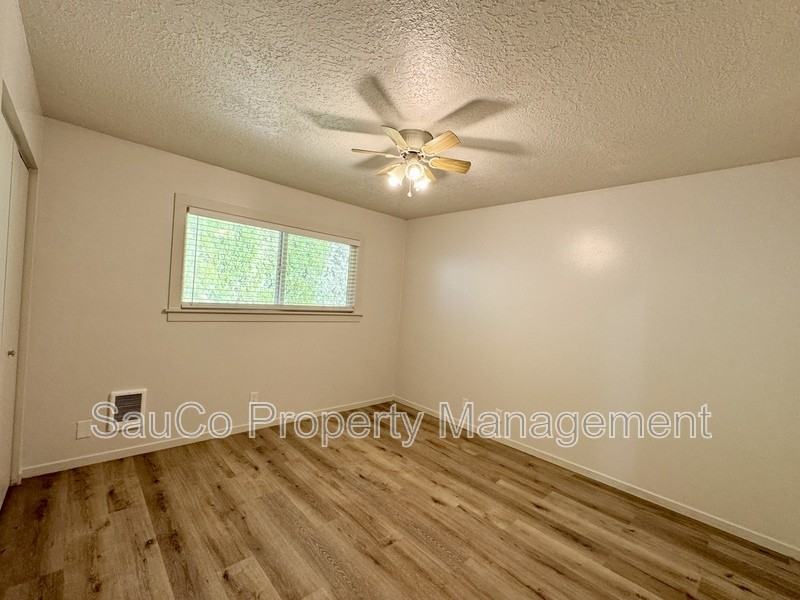 2737 Maywood Dr - Photo 6 of 8