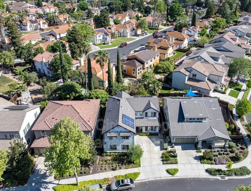 376 Bougainvilla Dr - Photo 3 of 13