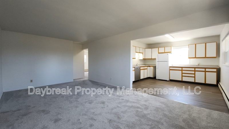 2913 8th St N - Photo 2 of 15