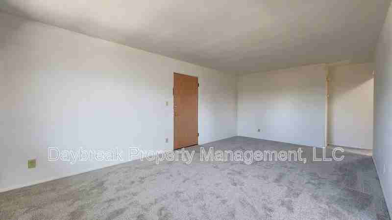 2913 8th St N - Photo 3 of 15