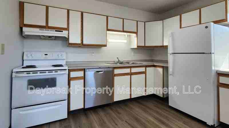 2913 8th St N - Photo 6 of 15