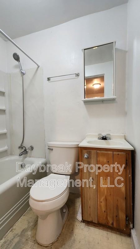 1318 1st Ave N - Photo 6 of 9