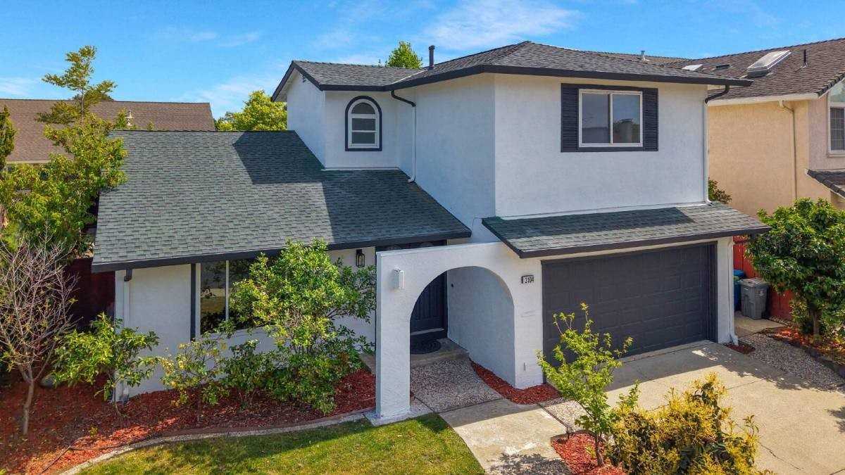 3104 San Andreas Dr - Photo 3 of 10