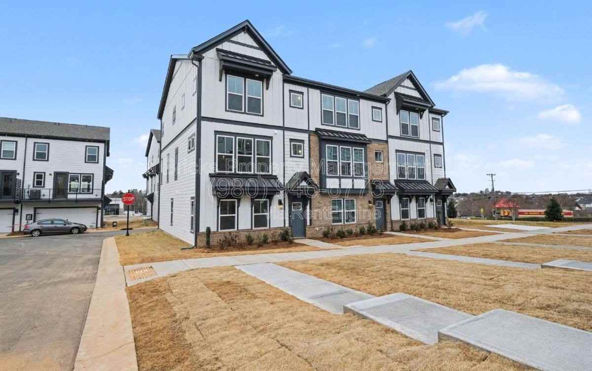 2007 Hawksworth Ln - Photo 3 of 10