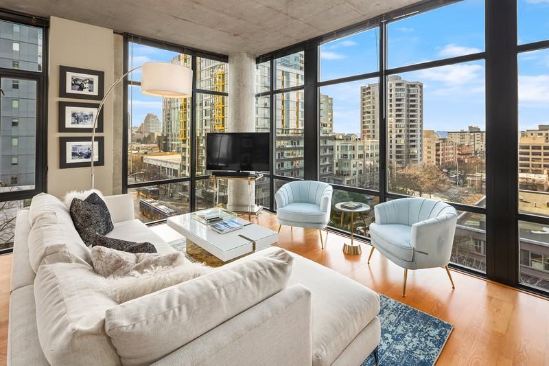 2720 3rd Ave #612 - Photo 4 of 27