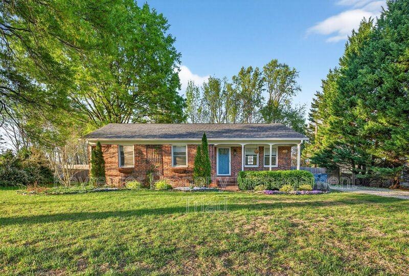 2312 Bonnie Ln - Photo 7 of 31