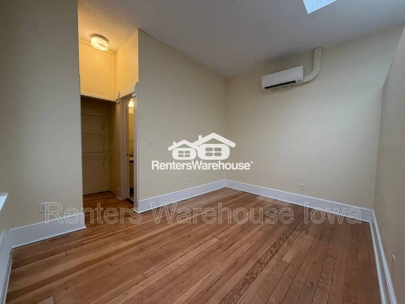 1215 25th St #1 - Photo 3 of 13