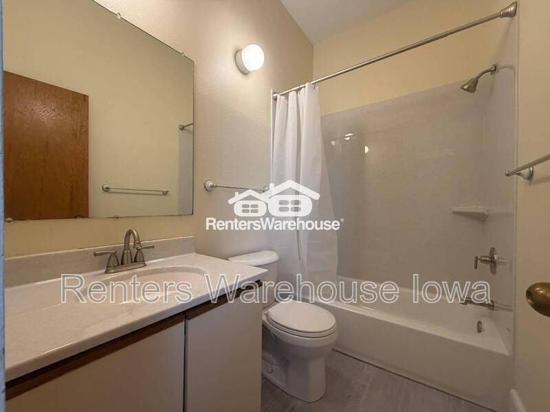 1215 25th St #1 - Photo 5 of 13