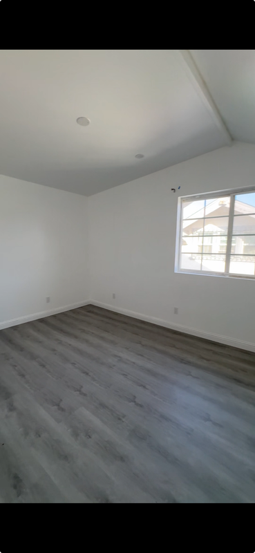 1254 W 41st Pl - Photo 2 of 3