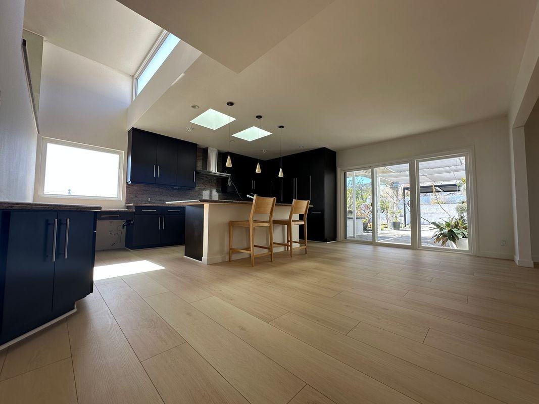 18145 Kingsport Dr - Photo 4 of 50