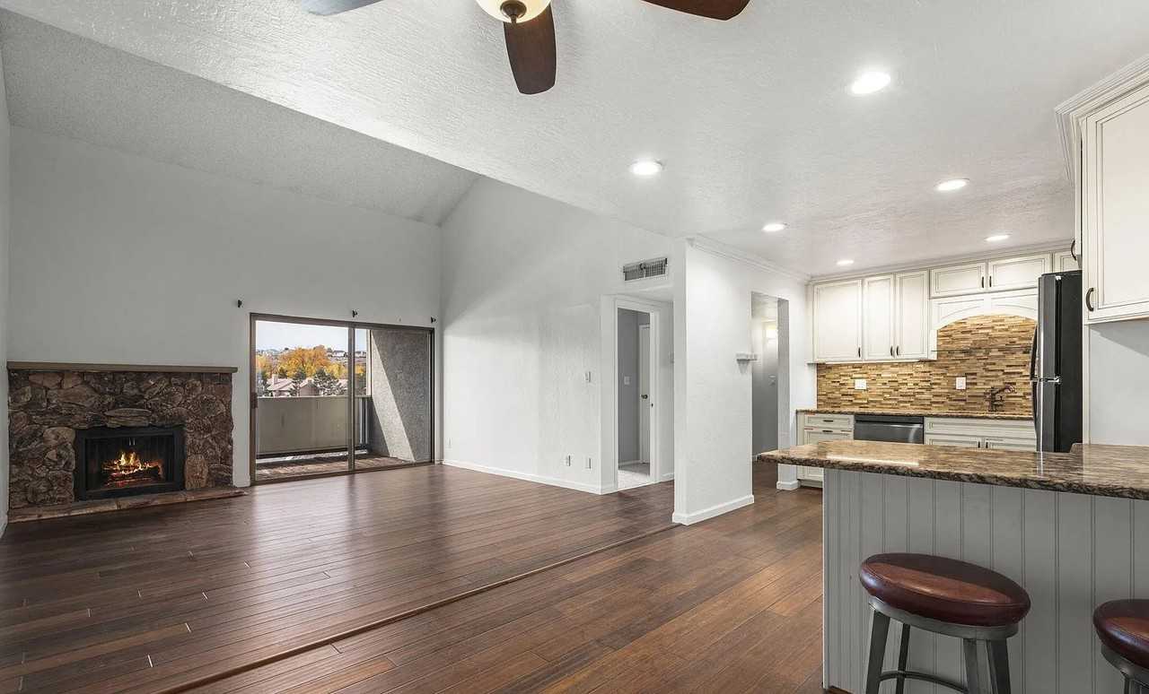 2845 Idlewild Dr - Photo 2 of 10