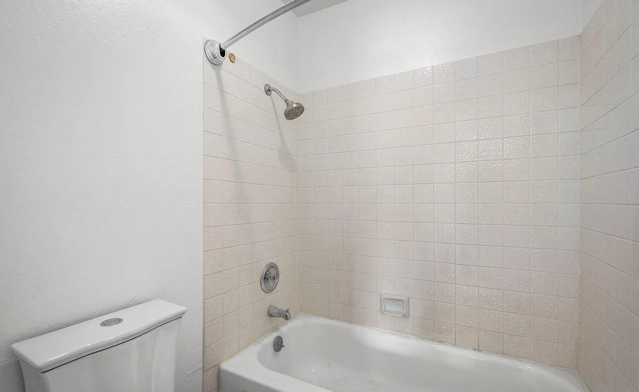 2845 Idlewild Dr - Photo 6 of 10