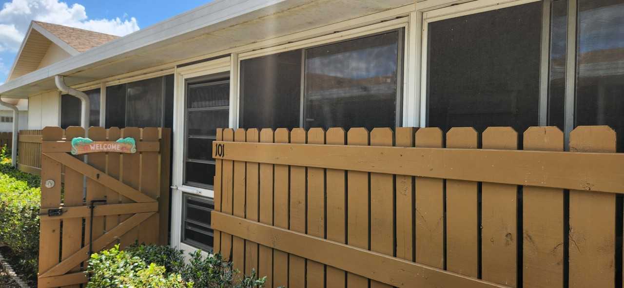 15610 Crystal Lake Dr - Photo 4 of 13