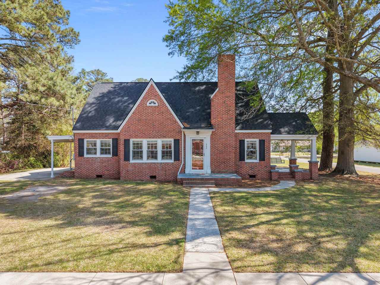 302 W Main St - Photo 2 of 50