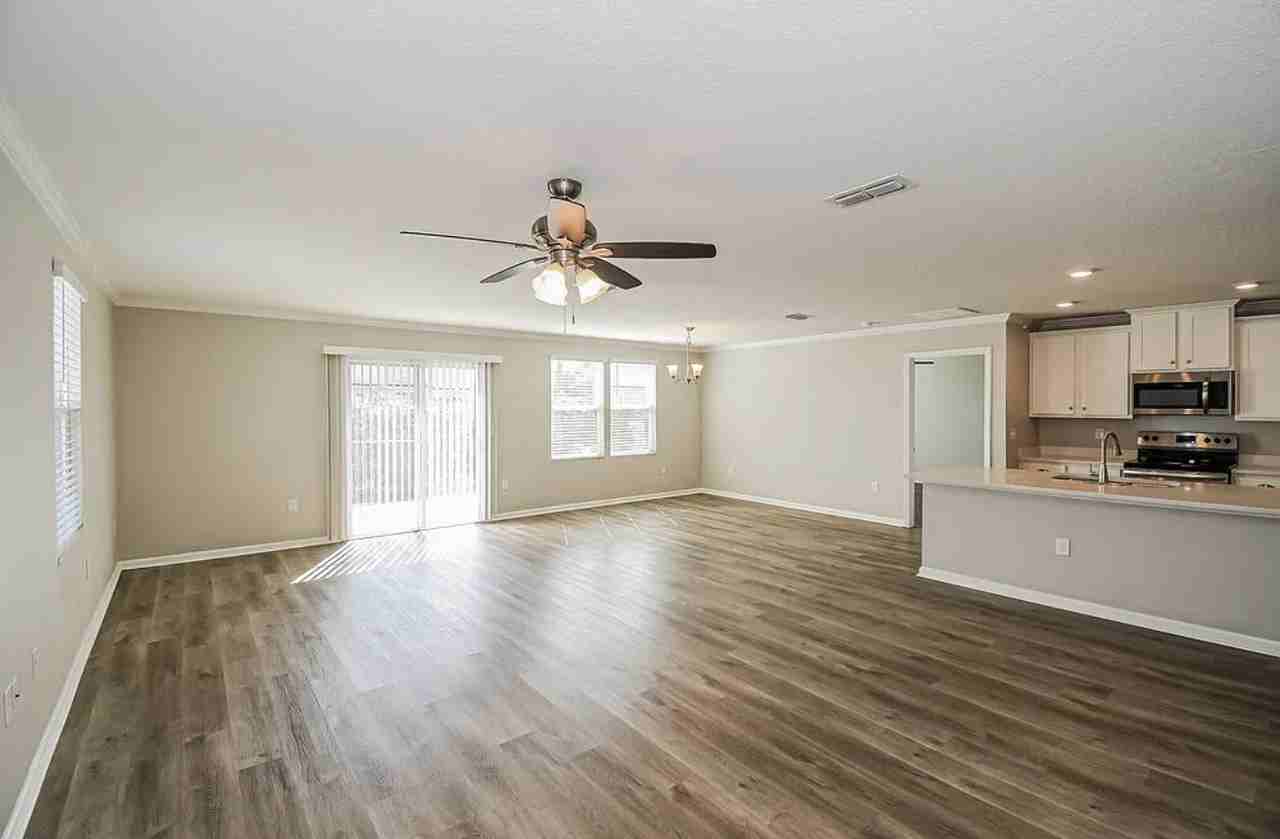 2231 Pebble Point Dr - Photo 2 of 9