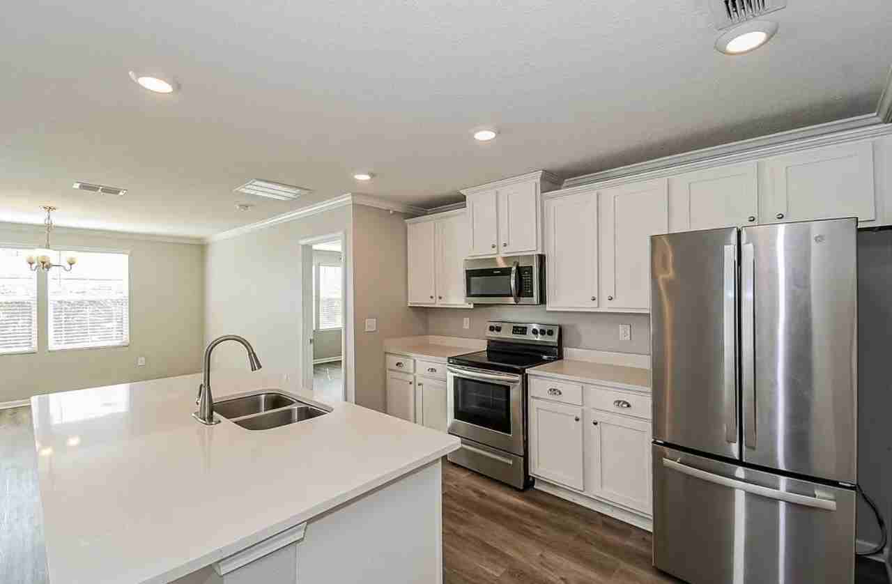 2231 Pebble Point Dr - Photo 4 of 9