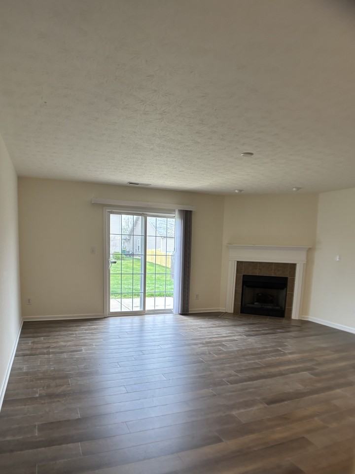 1034 Hendon Ct - Photo 6 of 15