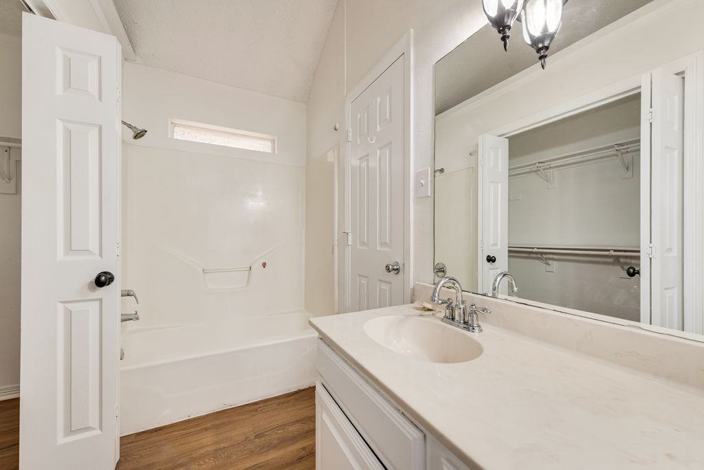 1304 Riverview Ln - Photo 6 of 21