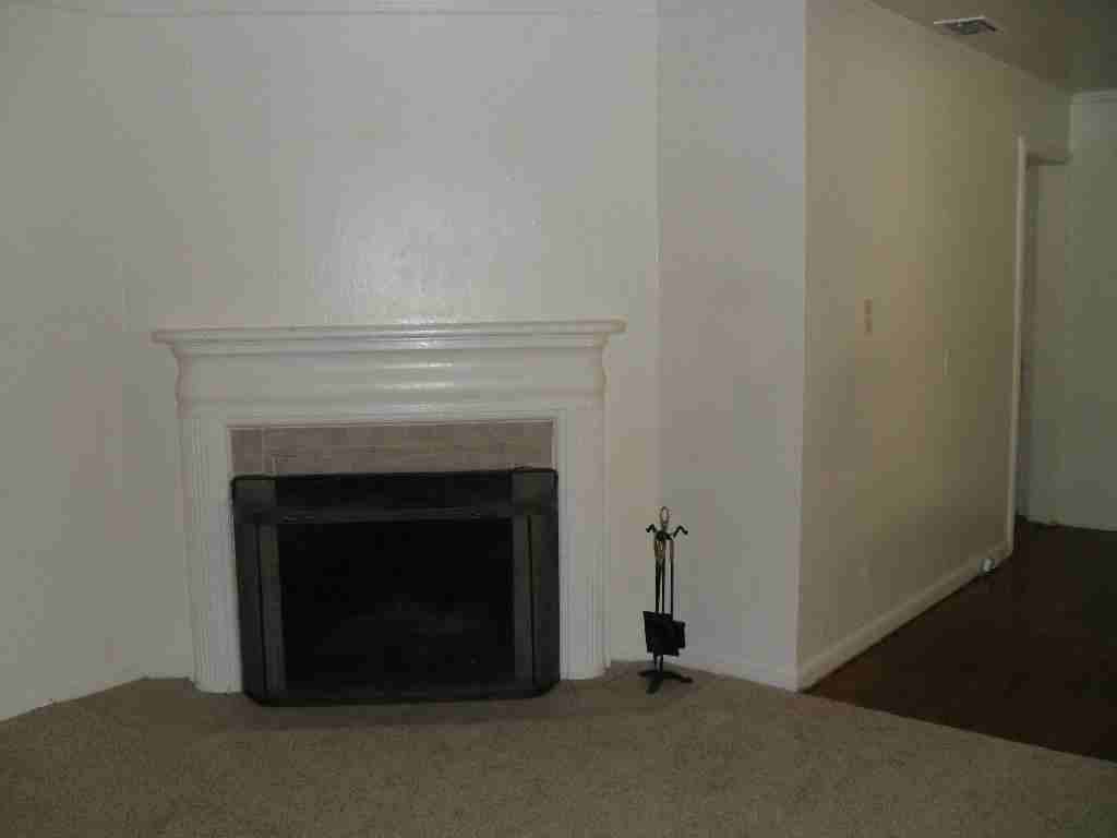 2531 Roslyn Way - Photo 4 of 36