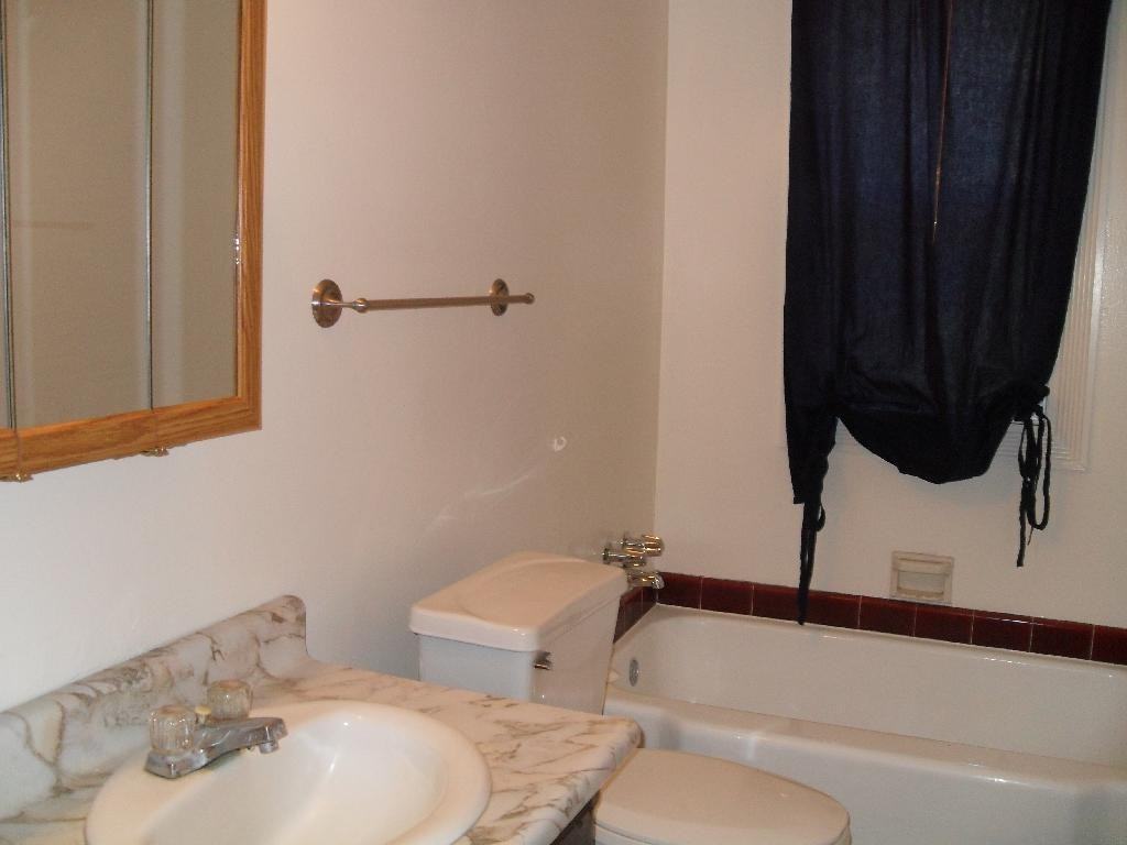 2531 Roslyn Way - Photo 6 of 36